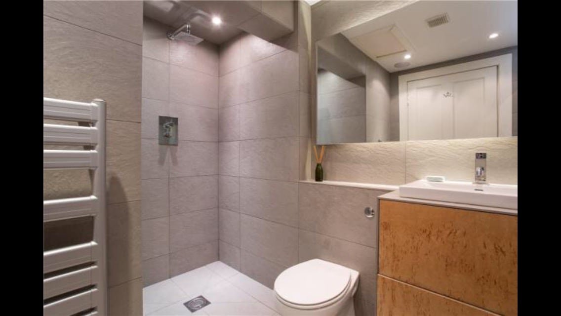 Luxury and spacious Georgian period apartment gallery image 5