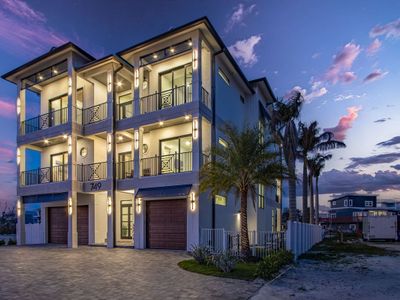 749 New Luxury 7BR Oasis w/ Dock, Pool & Gulf View