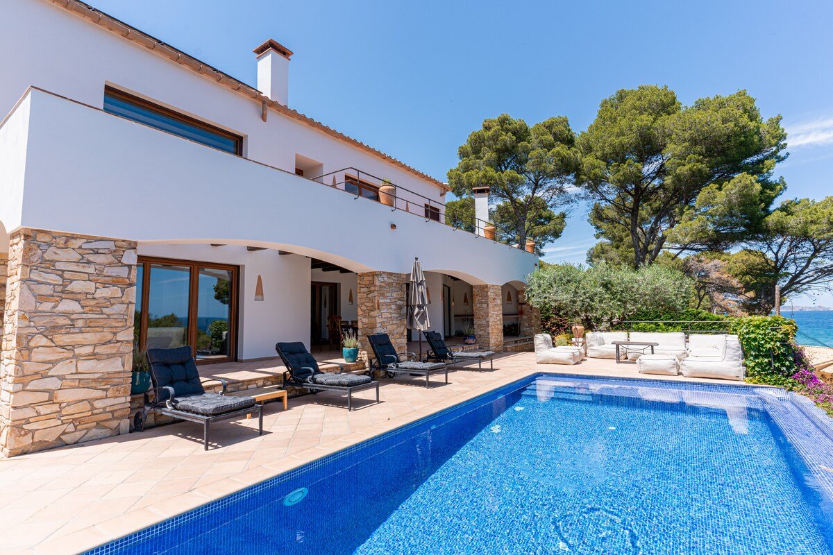 La Isla gallery image 2