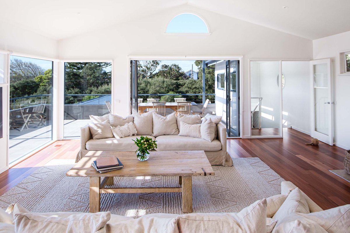 Steps to beach & shops | Pt Lonsdale | 4 bedrooms