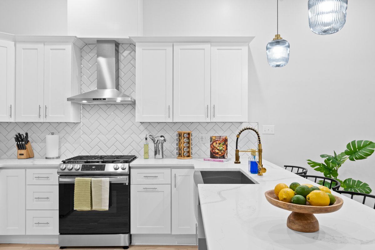 Sunny & Stylish Retreat | Easy NYC Access