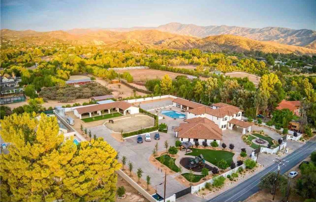 Hacienda Style. “Casa de La Bonita” gallery image 5