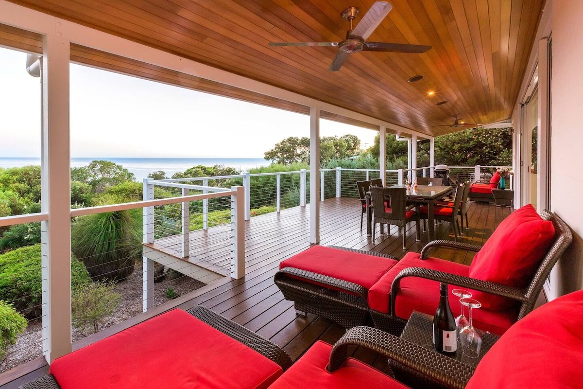 The White House—Tranquil Sea Views and Endless Fun gallery image 3