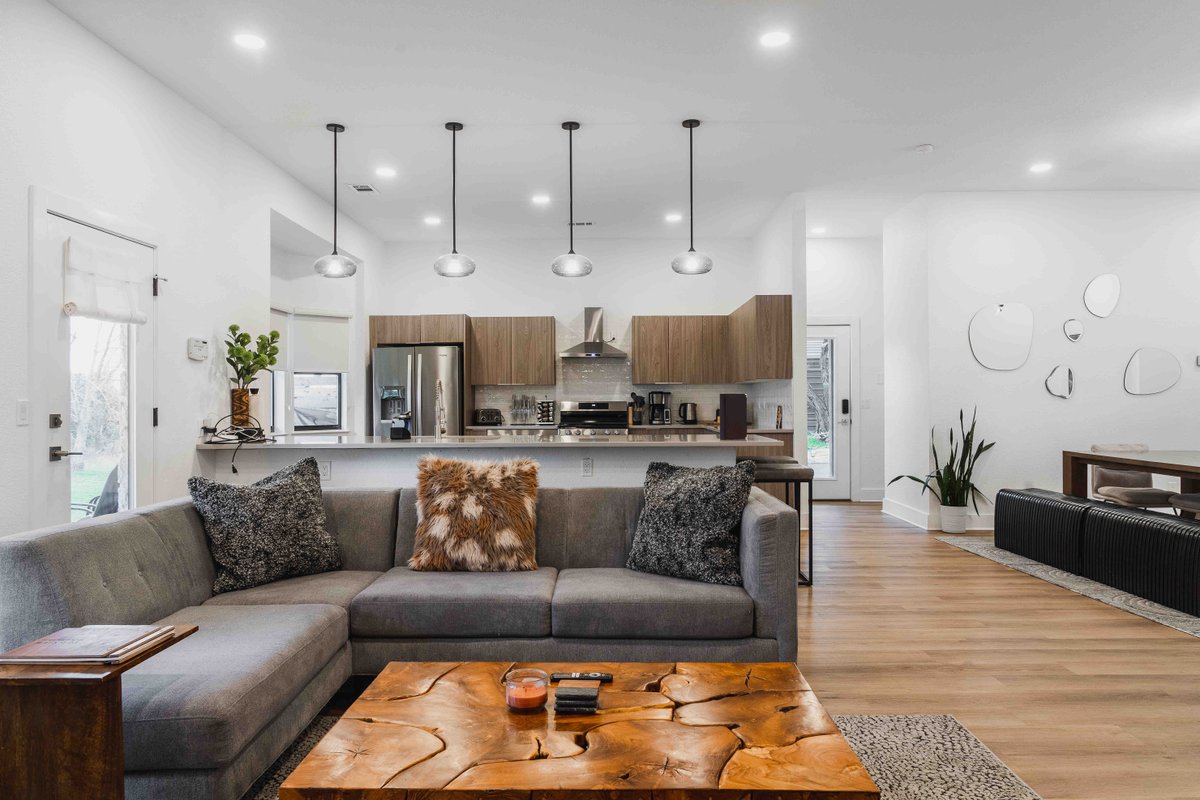 The VIEW•Pool•Spa•Goats•Chickens Sleeps 20|13 beds