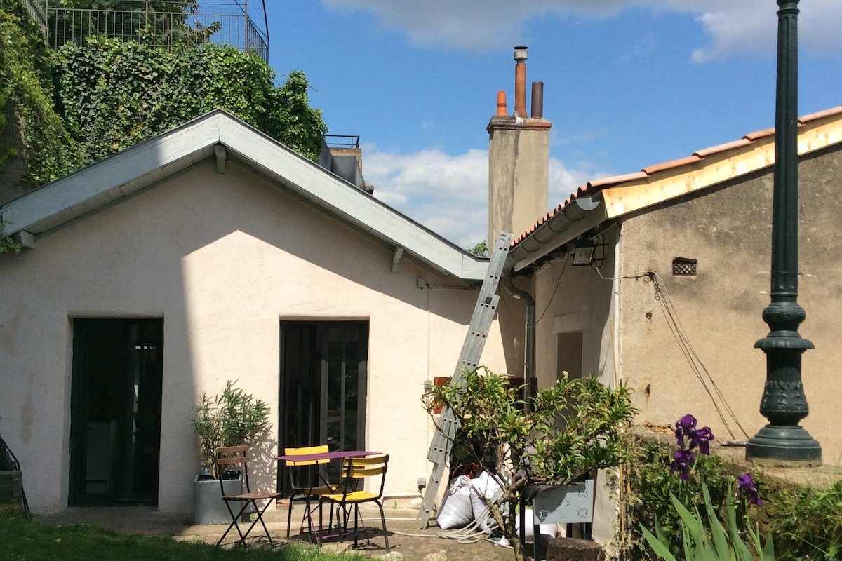 Old Lyon 180° view,1250 sq+garden gallery image 5