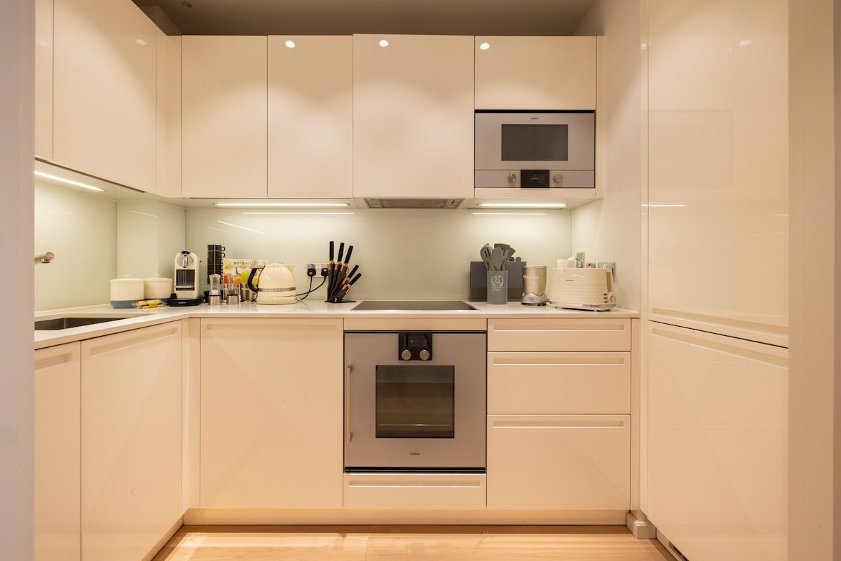 J-CoStAnZa – MaYfAiR – with AC! gallery image 5