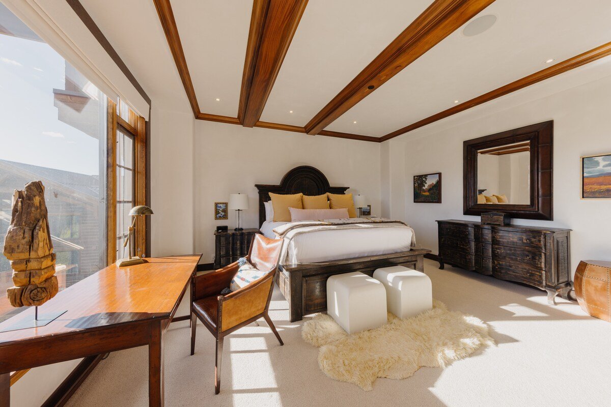 Ski Valet, Walk to Ski, Views | By InvitedHome gallery image 4