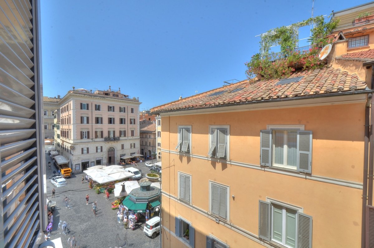 A few steps from Campo de Fiori gallery image 2