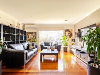 Tropical Oasis with spa and Cinema room