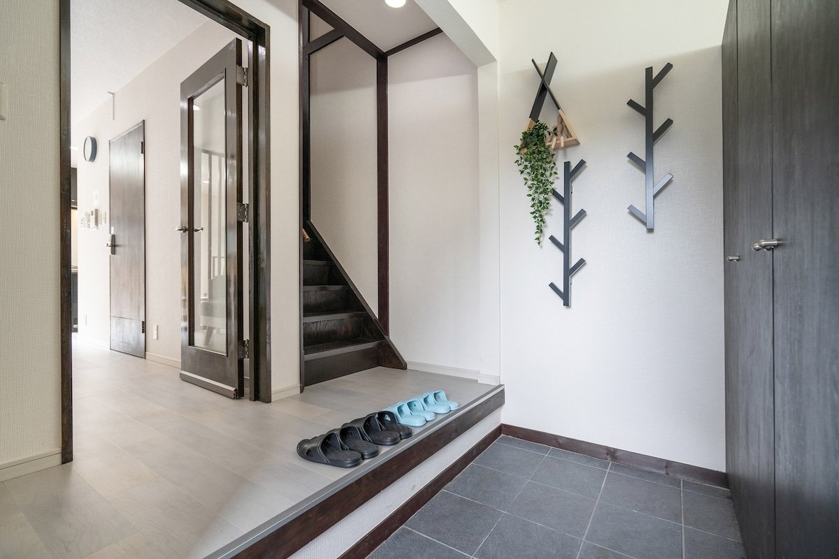 7 mins to yamanote Station on foot. 2 BR house. gallery image 3