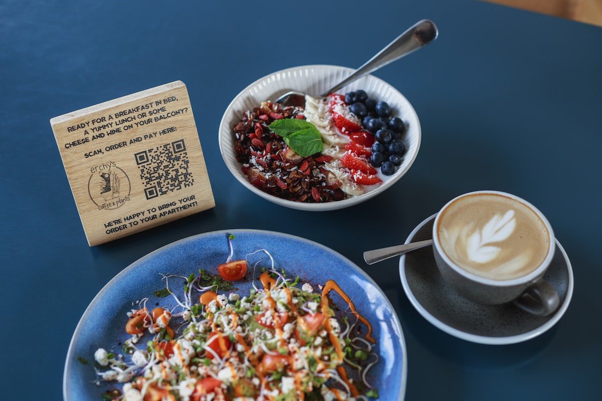 114m² Two-Bedroom Apartment w/ Balcony in Mitte gallery image 5