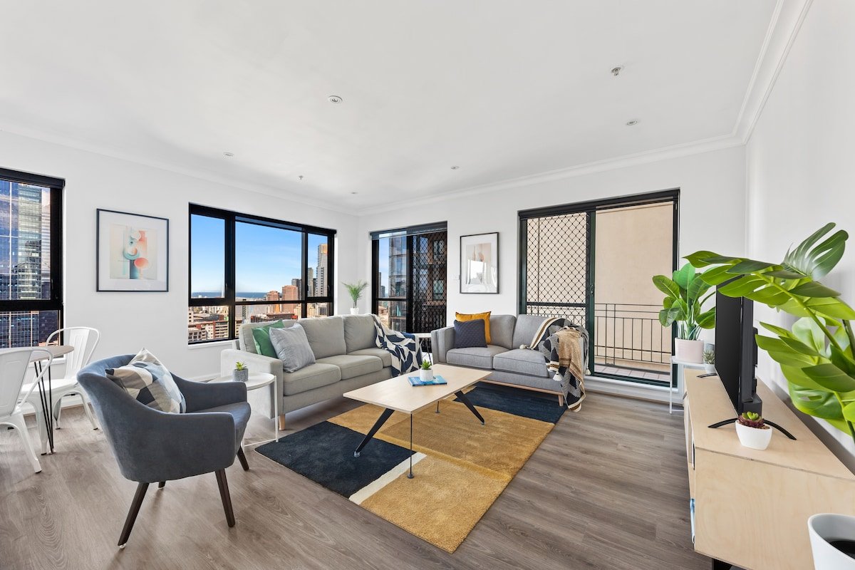 Gorgeous CBD Gem. Amazing View! gallery image 3