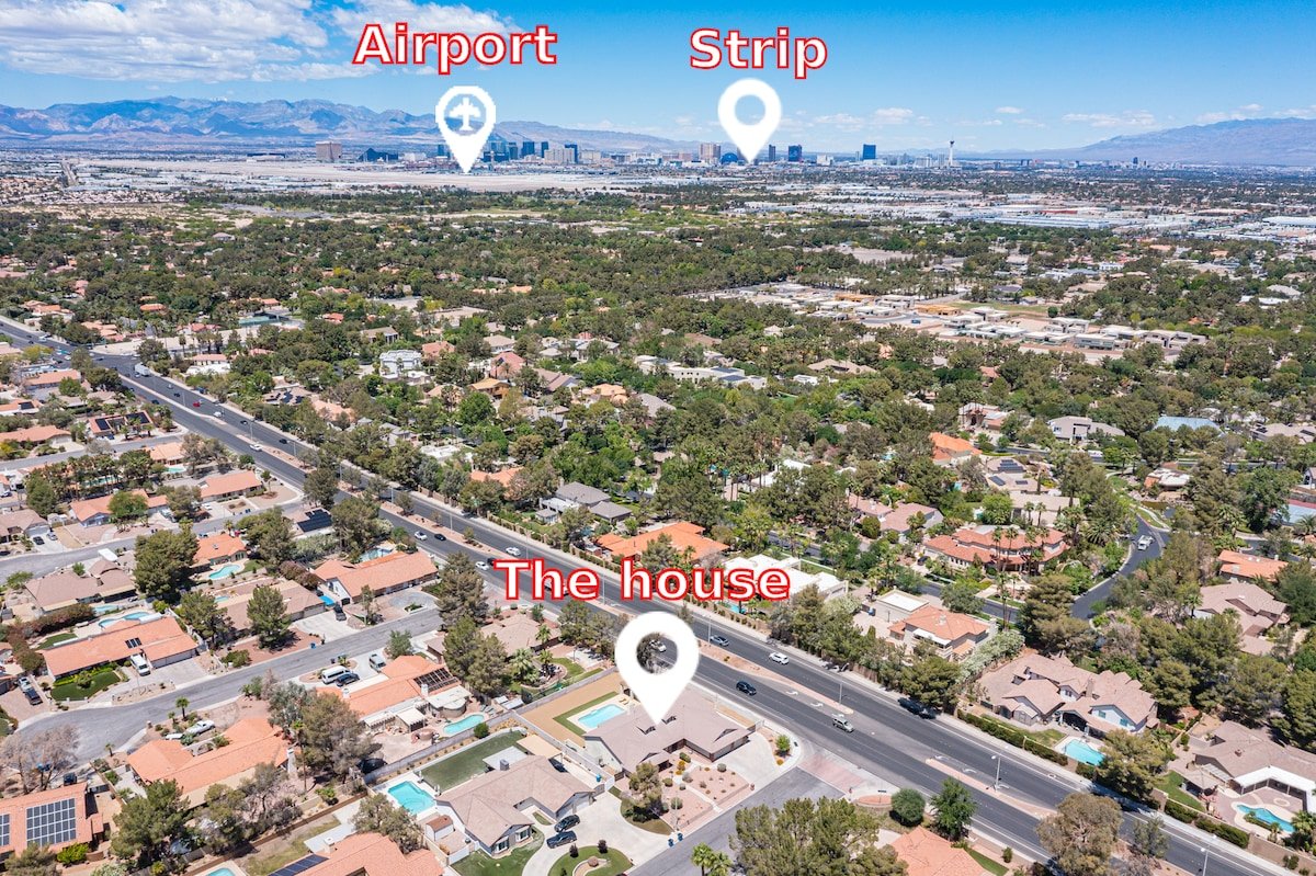 25% Off Special – Luxury Home Near Strip gallery image 3