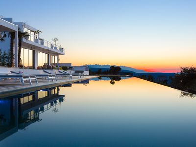 Villa Amnalys: Sea View Resort w/ staff by etouri