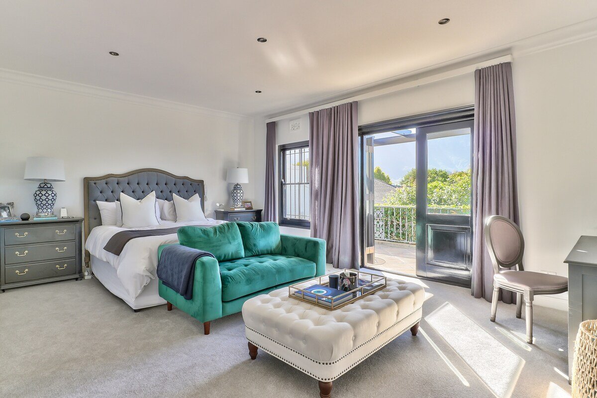 Majestic Mountain View Villa gallery image 3