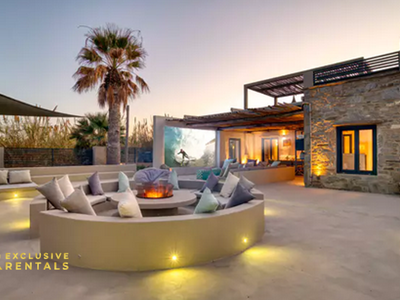 Luxury Villa in Paros with beach access + jacuzzi