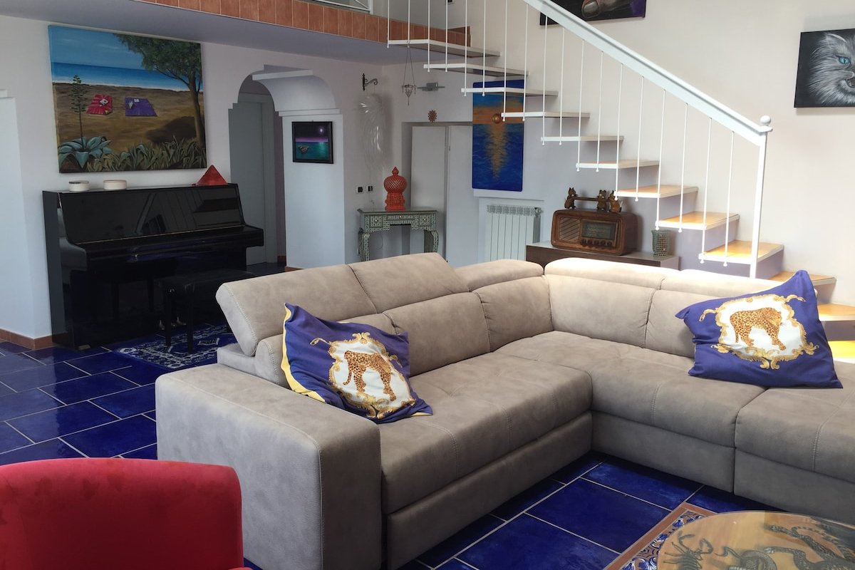 Attico Blu gallery image 4