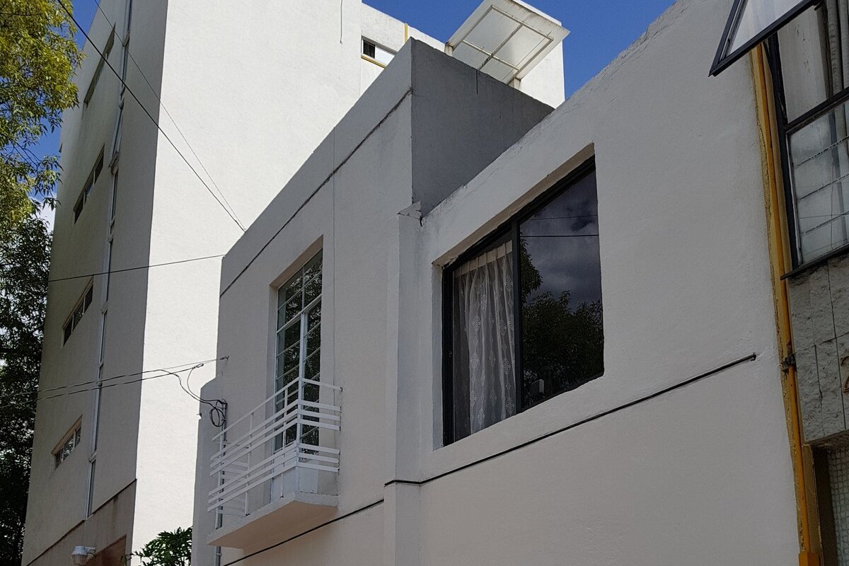 Great House at amazing location! 14 guests/5 rooms gallery image 3