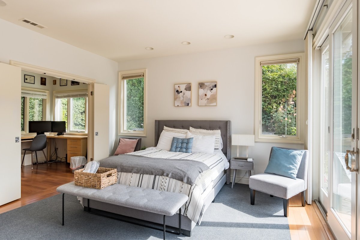 Spacious airy exec family home Palo Alto-Stanford gallery image 4