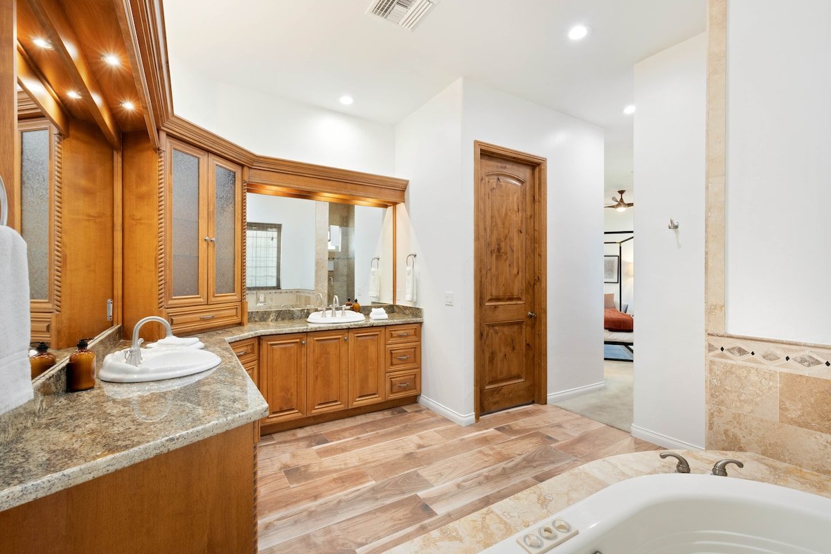 The Date Palm Estate by AvantStay| Stunning Estate gallery image 4