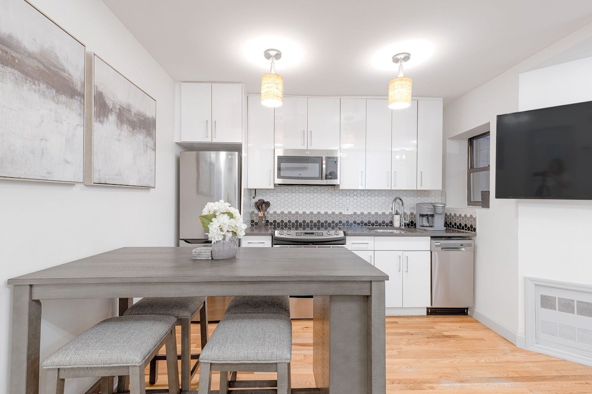 Cozy 2 bedroom St marks gallery image 5