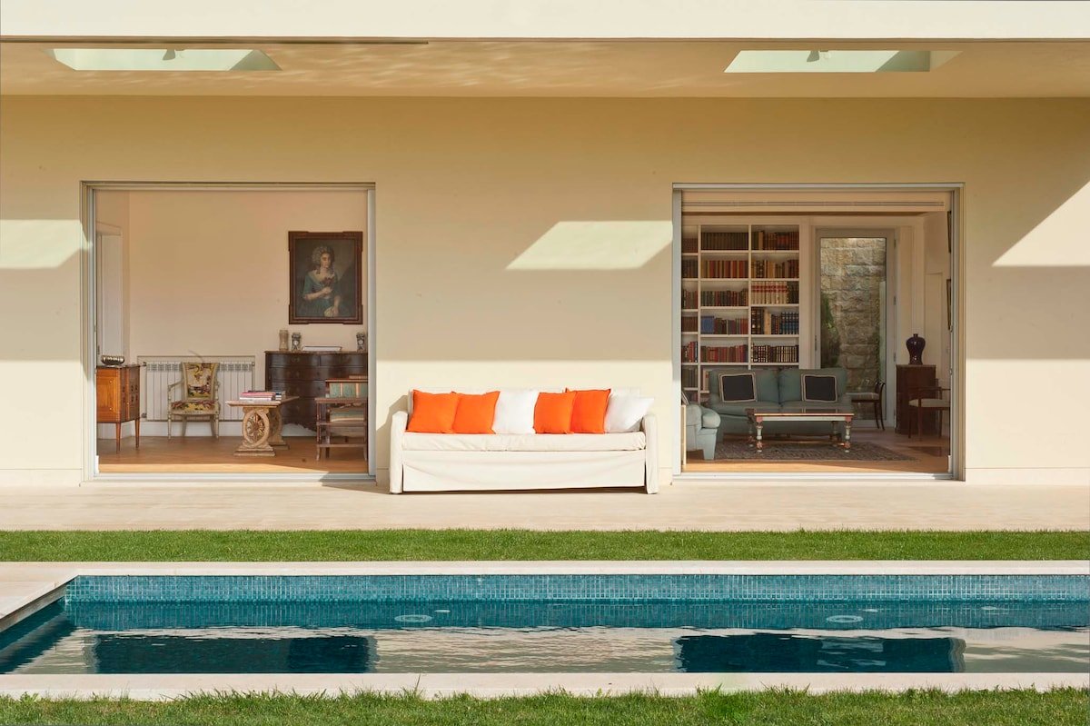 Villa Panoramica Estoril heated pool gallery image 4