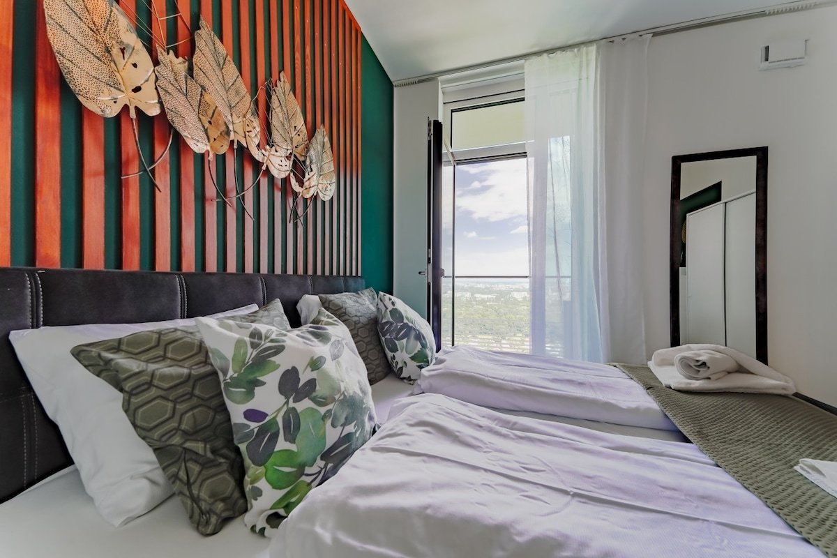 Spot the Fireworks: Amazing view over the city gallery image 4