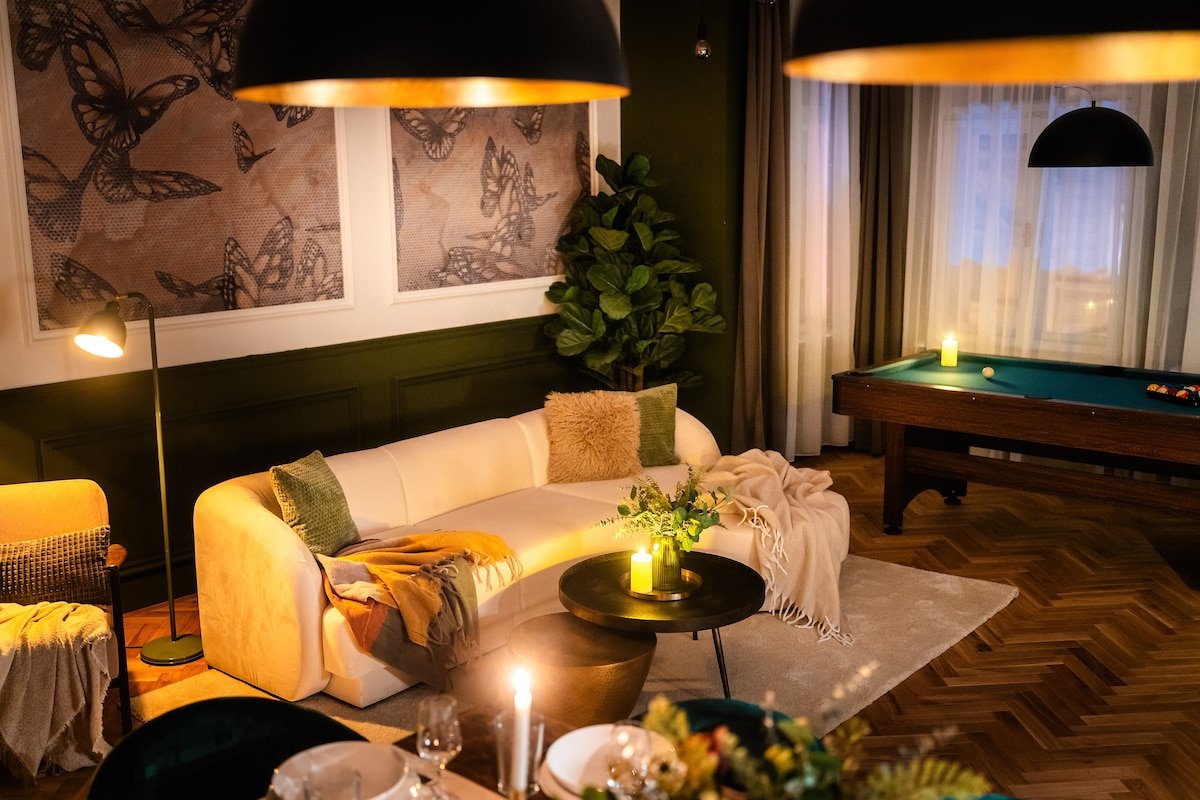 7BR+4.5Bath Palace near Museum + Pool gallery image 2