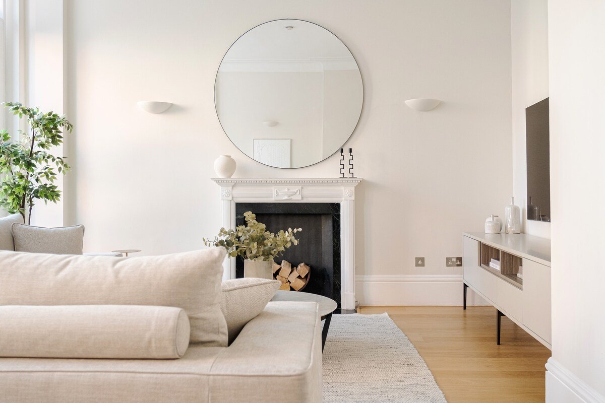 Spectacular Cadogan Square single-level flat w/AC gallery image 4