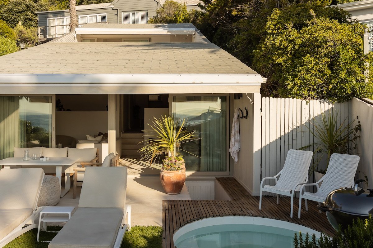 Bungalow 22 ~ Clifton 3rd. By Steadfast Collection gallery image 5