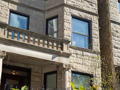 Wrigleyville Inn. Historic Greystone, Free Parking