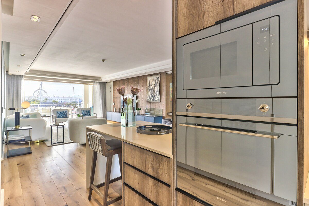 Waterfront Yacht View Three bedroom gallery image 4