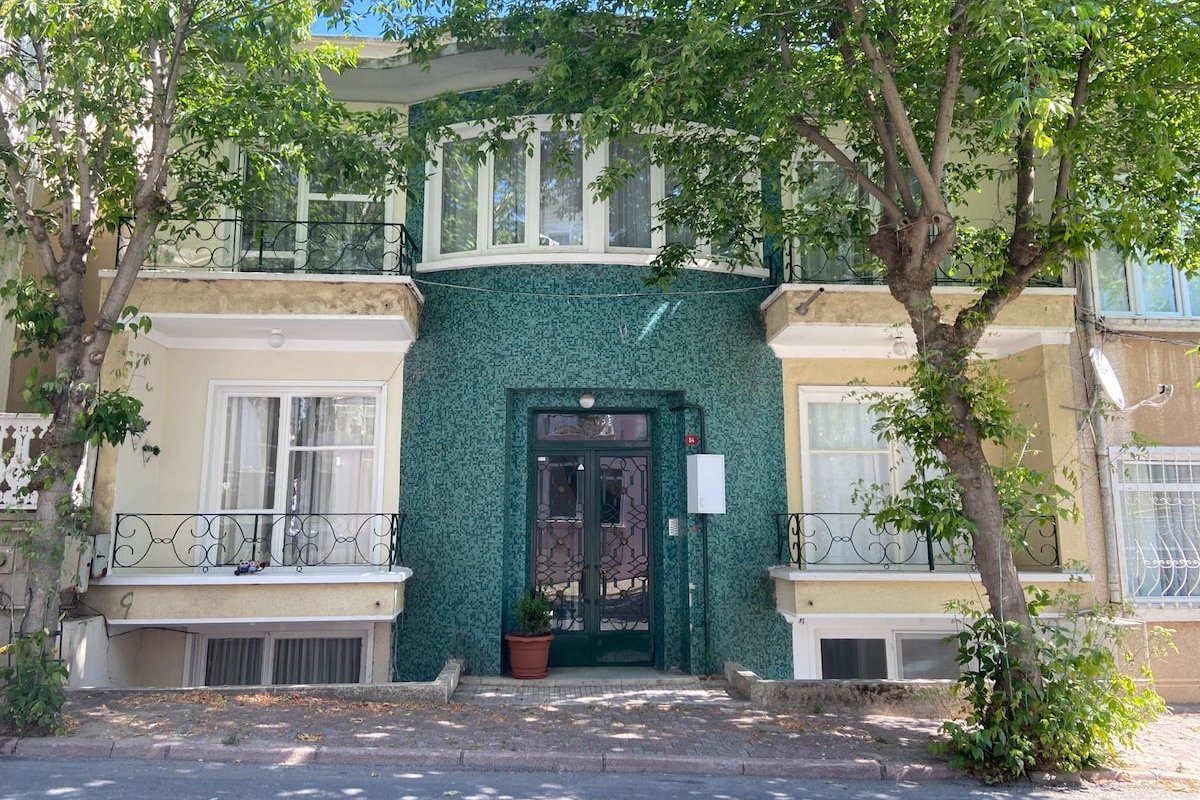 Tarihi Yeşil Mozaik Apartman Dairesi gallery image 3