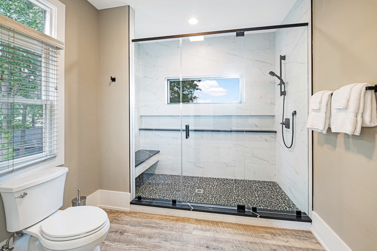 Sterling on Strawpocket gallery image 4