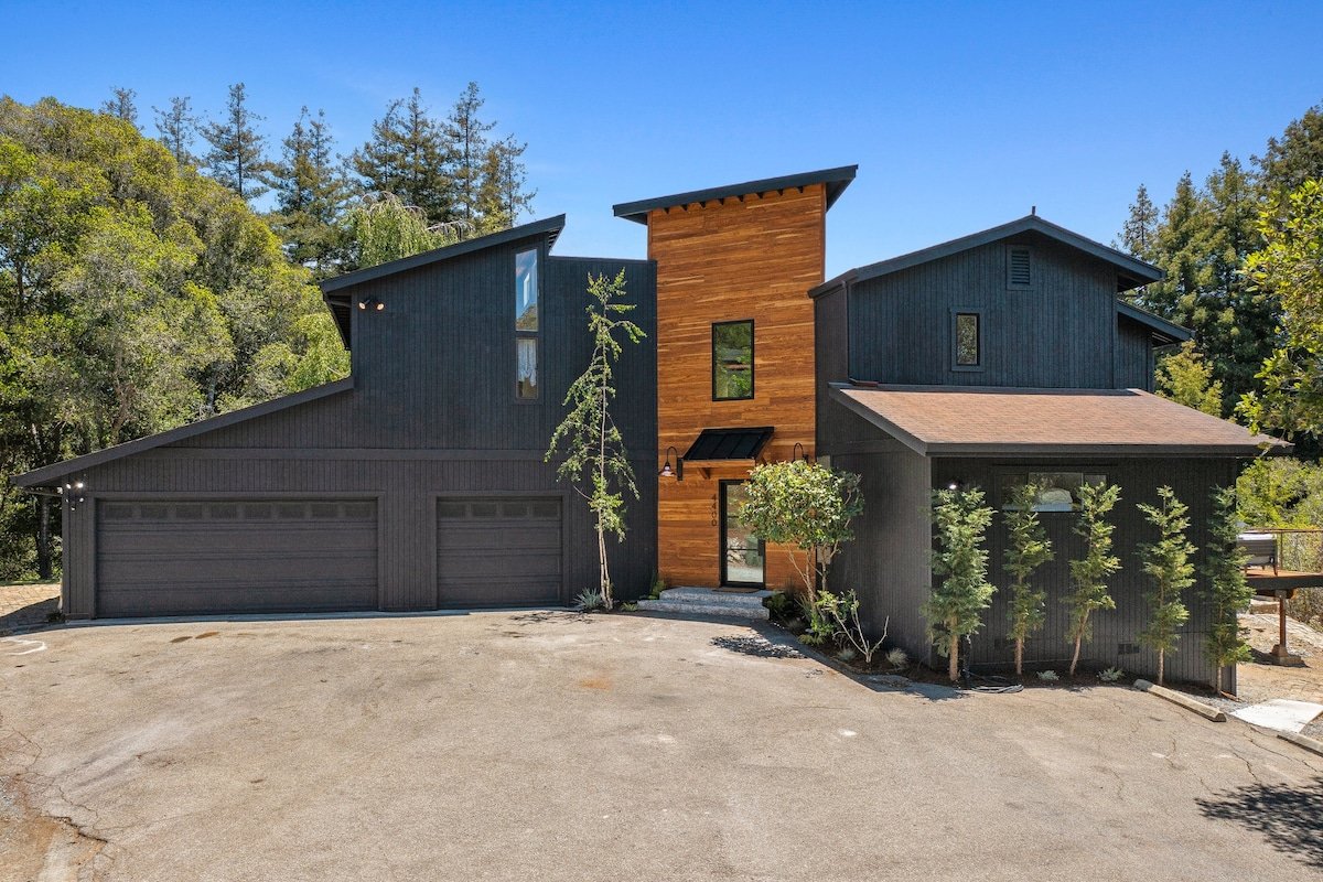 Exclusive Modern Retreat- The Johanna House gallery image 2