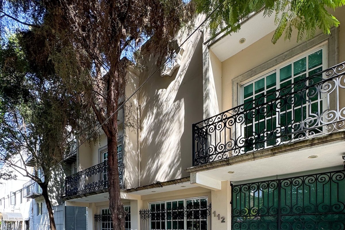 ¡Crystal! – 7BR Fantastic! In heart of Roma gallery image 5