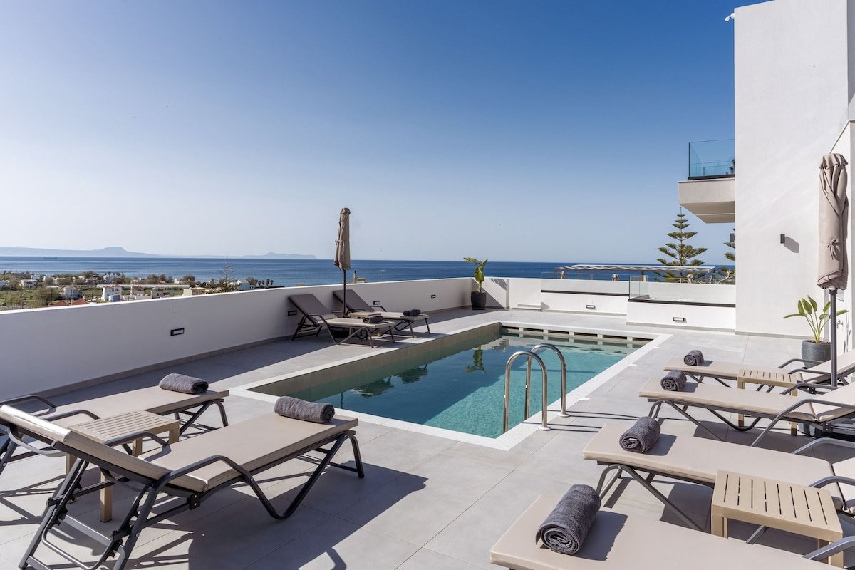 Villa Solaire – With 2 Private Pools & Sauna gallery image 5