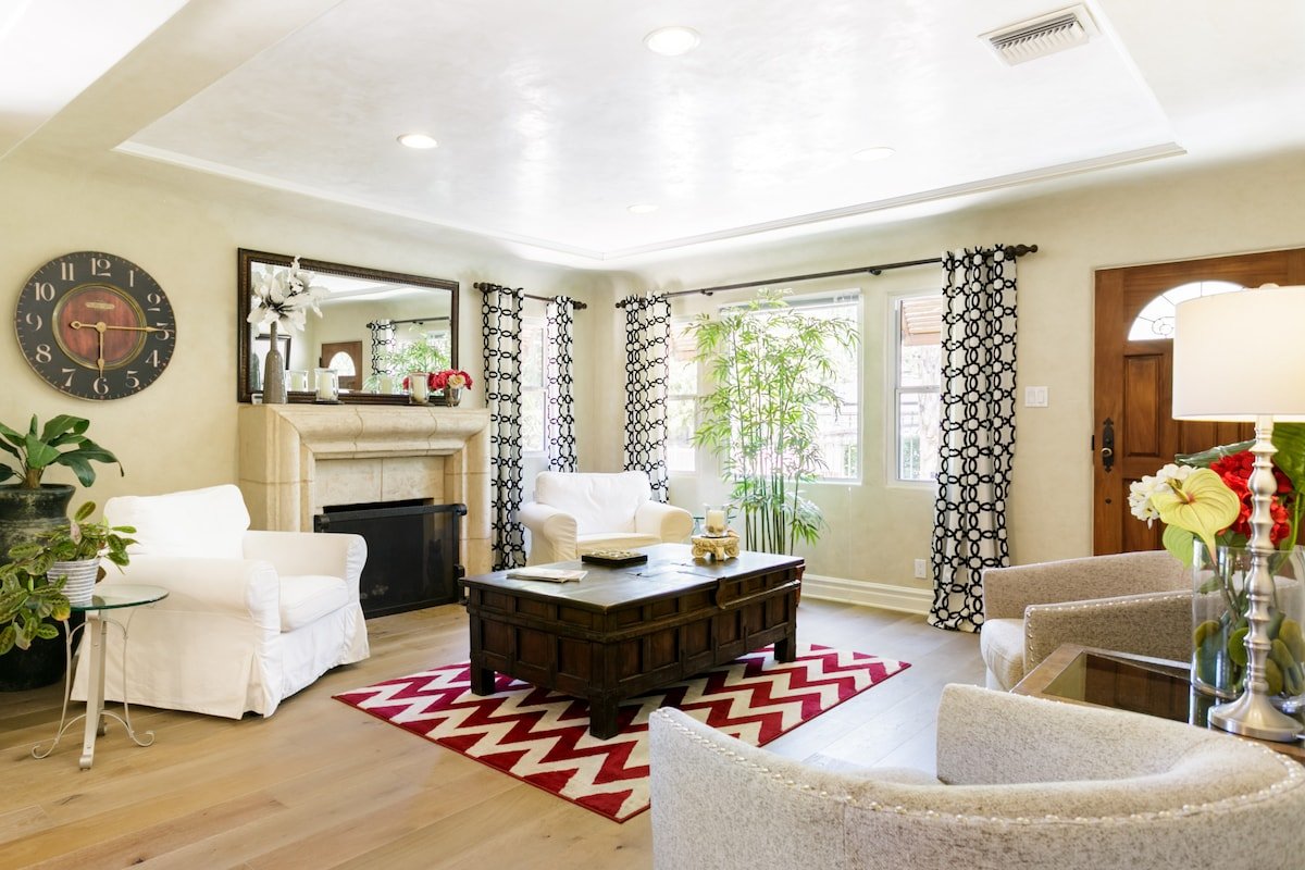 Amazing Location Privately Gated Home Close to Everything gallery image 2