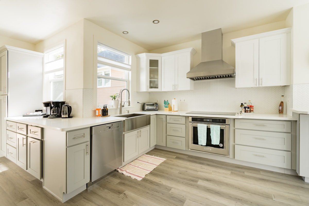 Elegant 6BR Millionaires Row Retreat Near Downtown gallery image 5