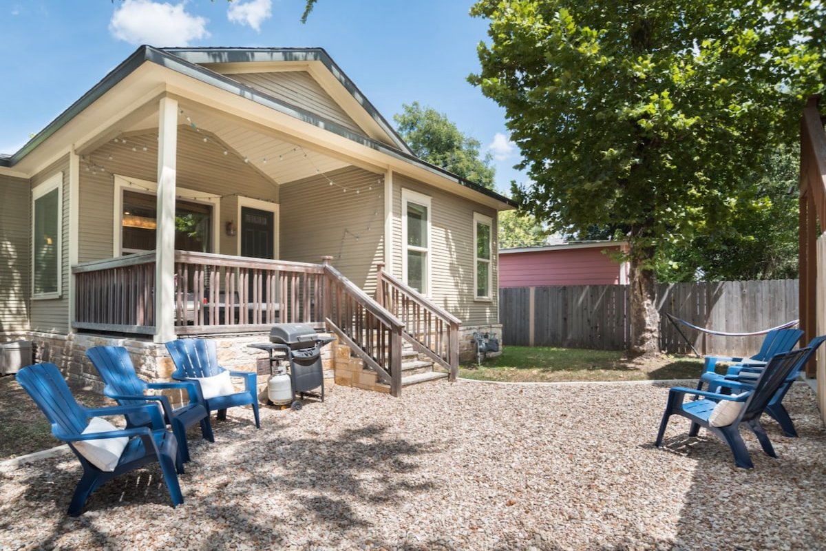 Modern Bungalow + Guest House in East Downtown gallery image 2