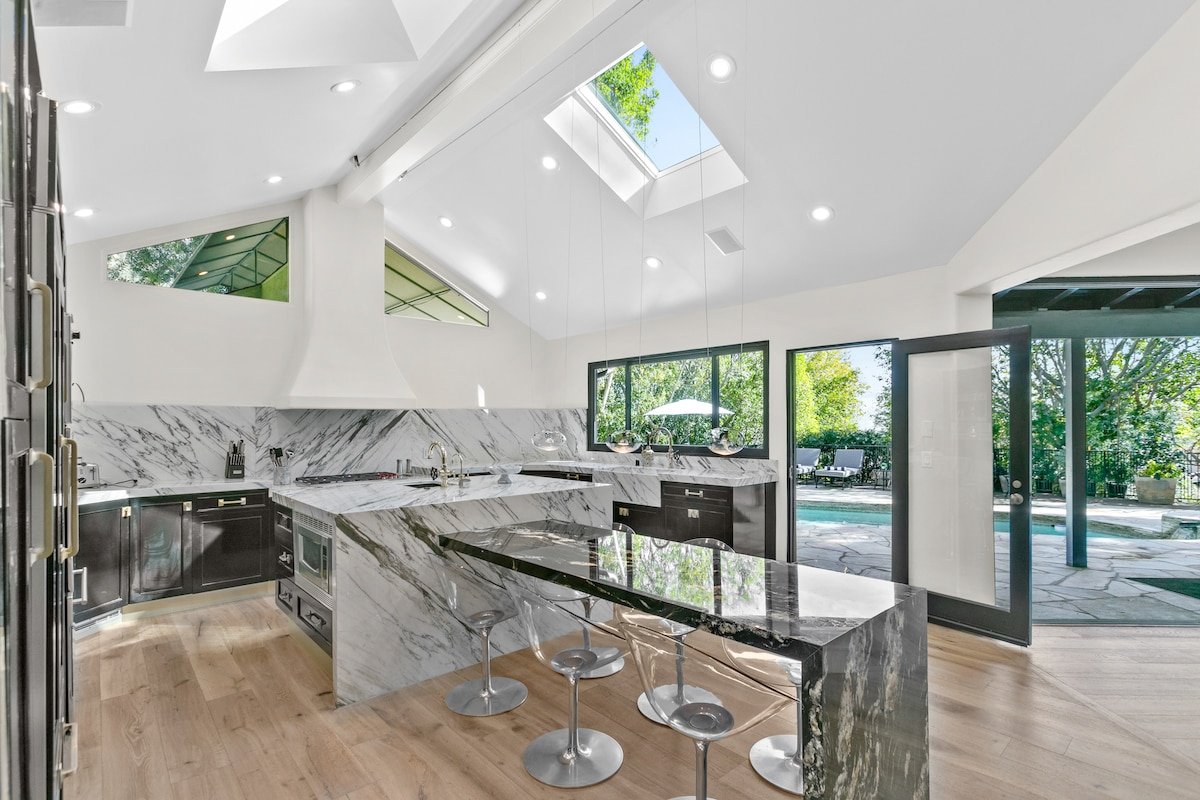 Villa Marmont by Stay Awhile Villas gallery image 3