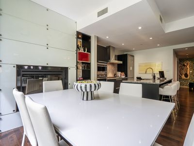 Waterfalls Hotel Huge patio/pool/AC Best location!