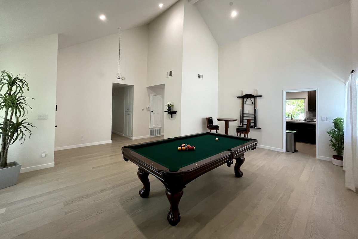 Peaceful 4bd+Pool in sunshine LA gallery image 4