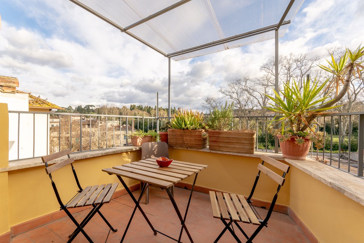 A Nest near the Boboli Garden