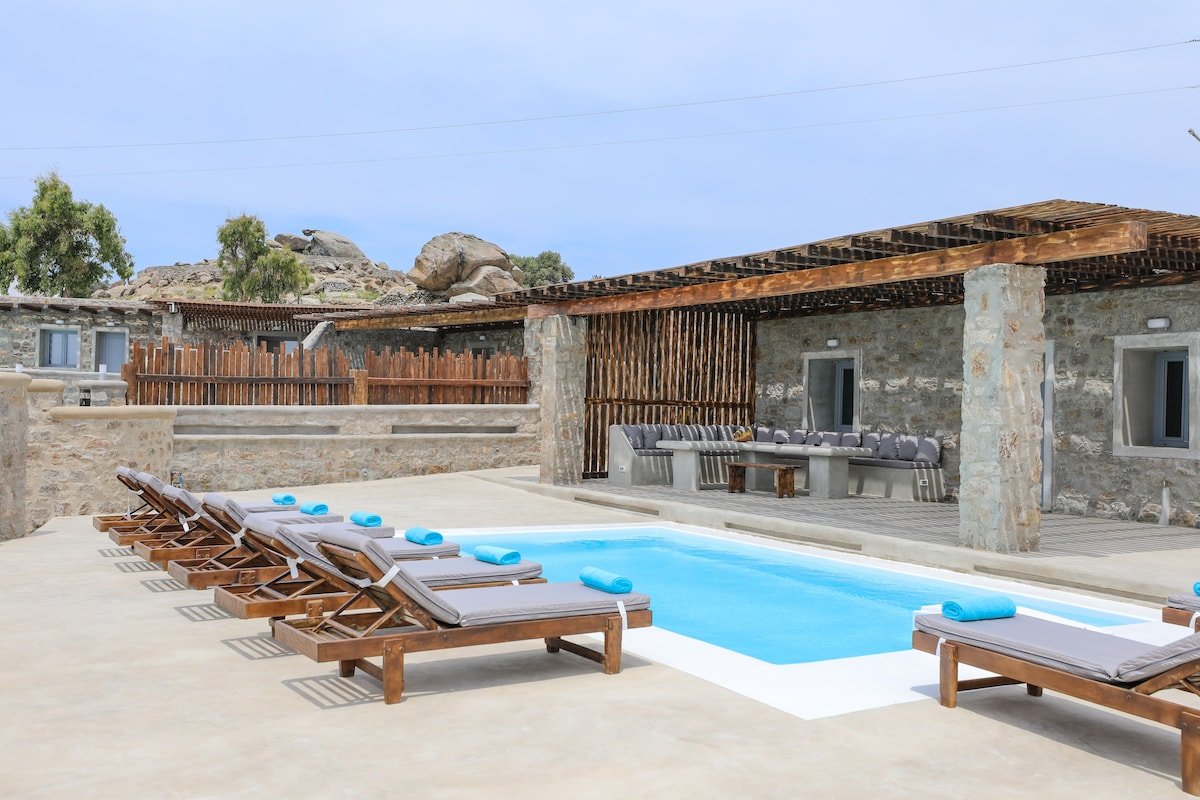 George Villa-III, 3BR, Private pool, Close to Town gallery image 2