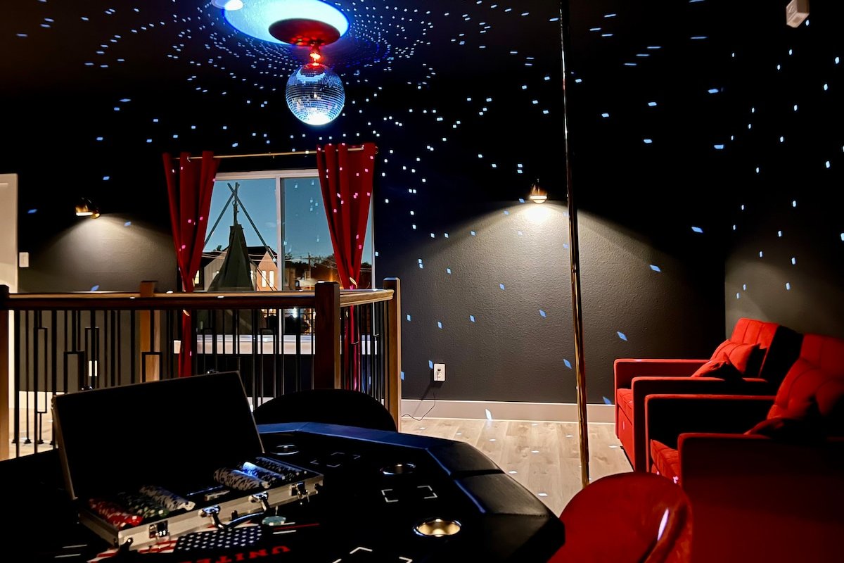 Sleeps24+HotTub+Sauna+Gym+Karaoke+Casino+Billard gallery image 2