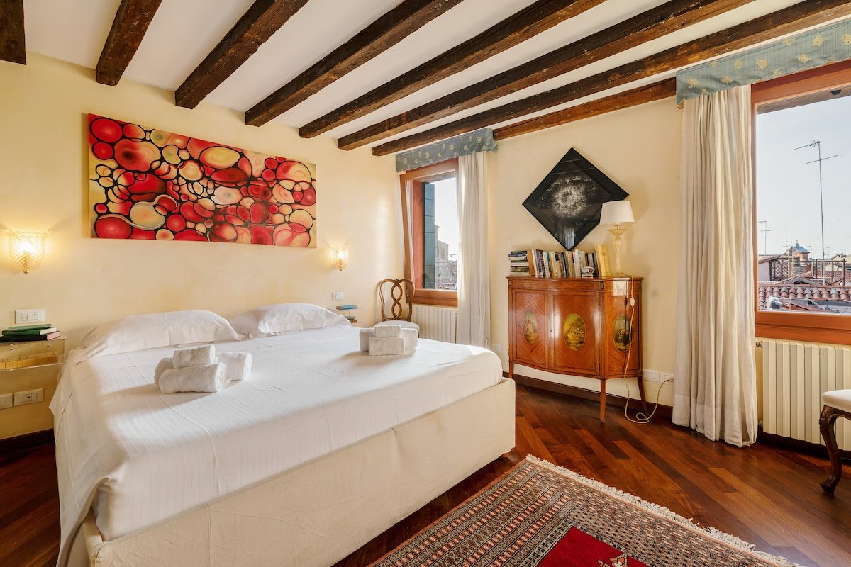 Rooftop Terrace Penthouse & 360° Views | Venice5th gallery image 3