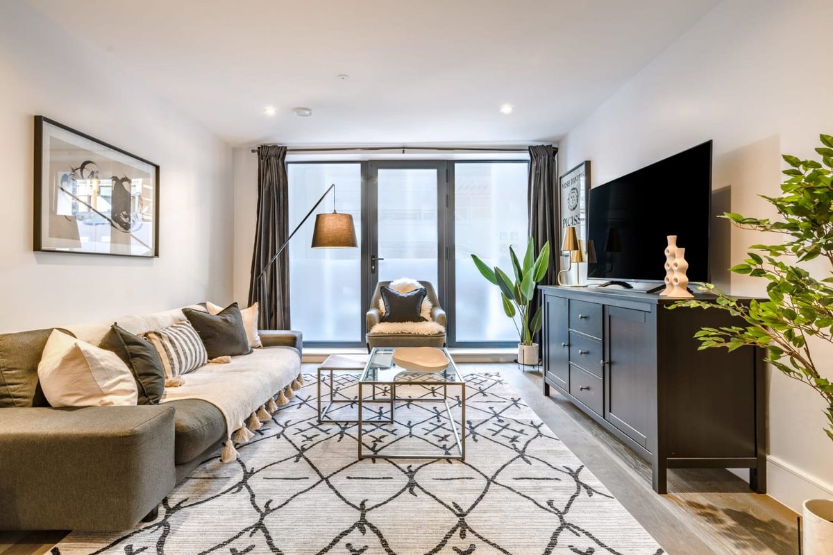 Boutique Bloomsbury Duplex with Modern Finishes