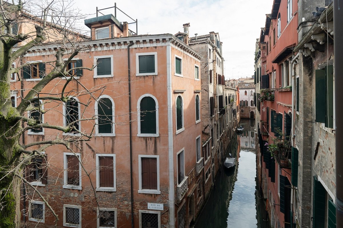 So Beautiful Venice • Canal&Garden View • gallery image 5