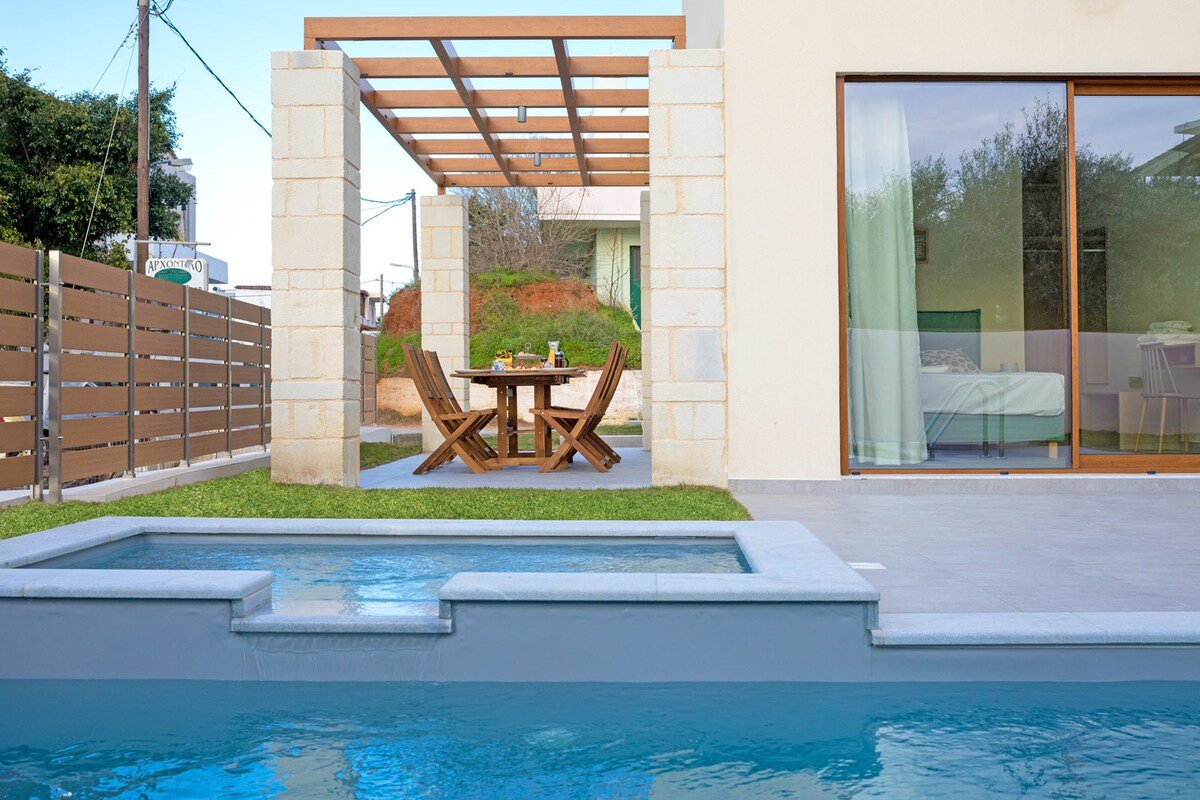 Urban Villa, 8 BD, 10 BA, 300 m from sandy beach gallery image 5